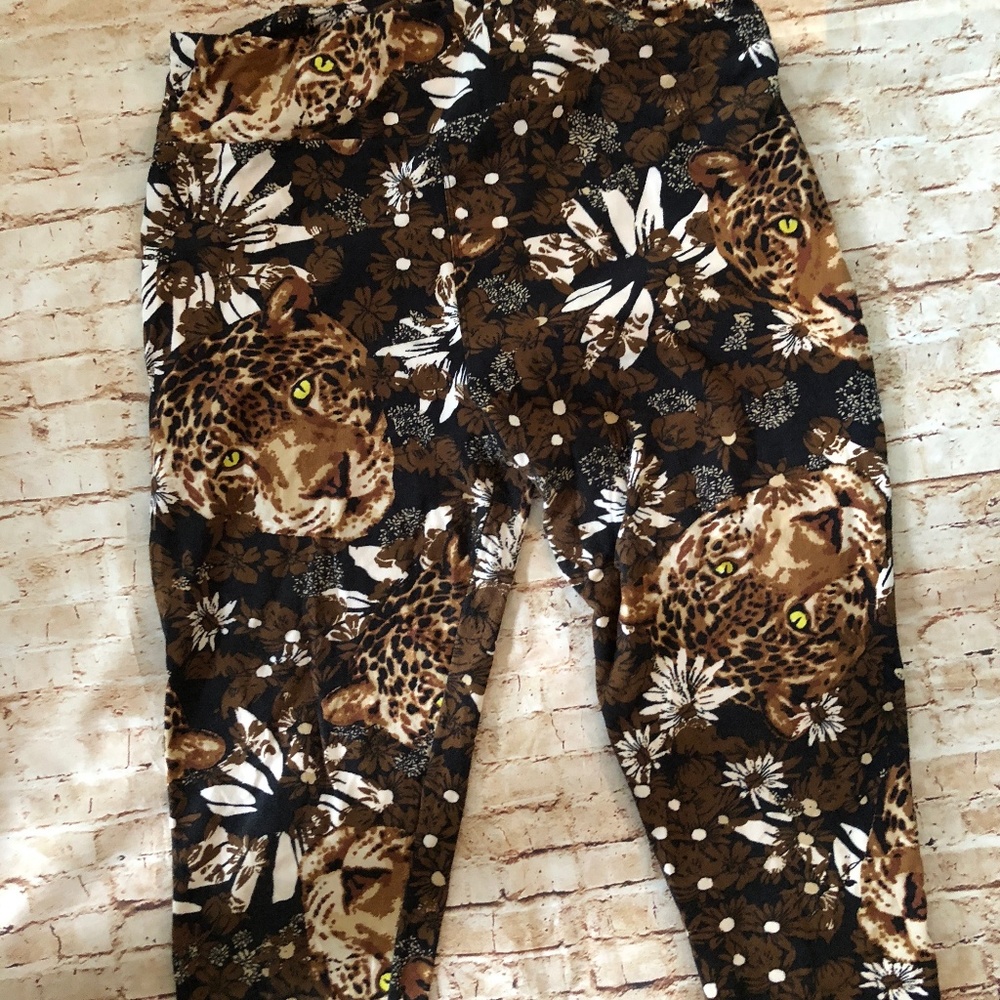LulaRoe Tiger Leggings TC RARE!